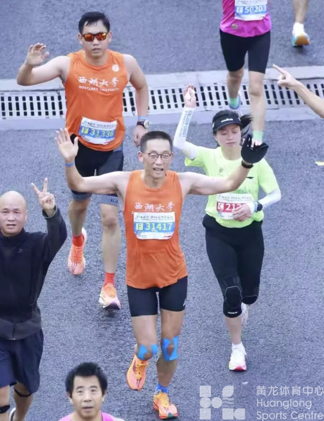 浙江新闻——破赛会纪录!跑过风景跑过你!卡萨帝·2024杭州马拉松顺利举办!(图10) 浙江新闻——破赛会纪录!跑过风景跑过你!卡萨帝·2024杭州马拉松顺利举办!(图10)