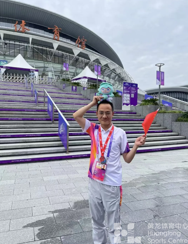 18年113次！他用“热血”搭建起生命的后勤保障(图4)