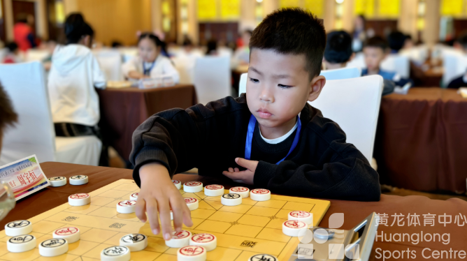 场面壮观，460名小棋手同场开战(图3)