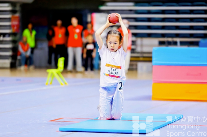 全省首届少儿体能锦标赛舟山“大比武”(图2) 全省首届少儿体能锦标赛舟山“大比武”(图2)