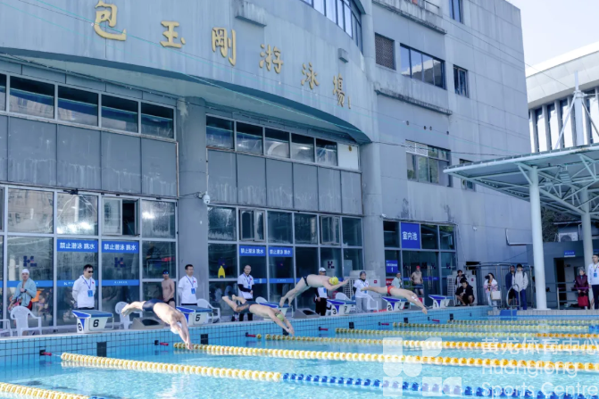 水温不到15度！今早这个比赛很“冻”人(图2)