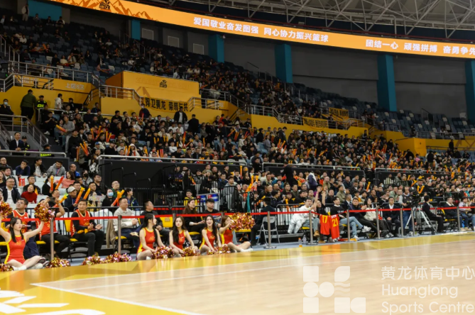 狮啸黄龙 | 广厦新签了这名球员，球迷都说被暖到了！(图7)