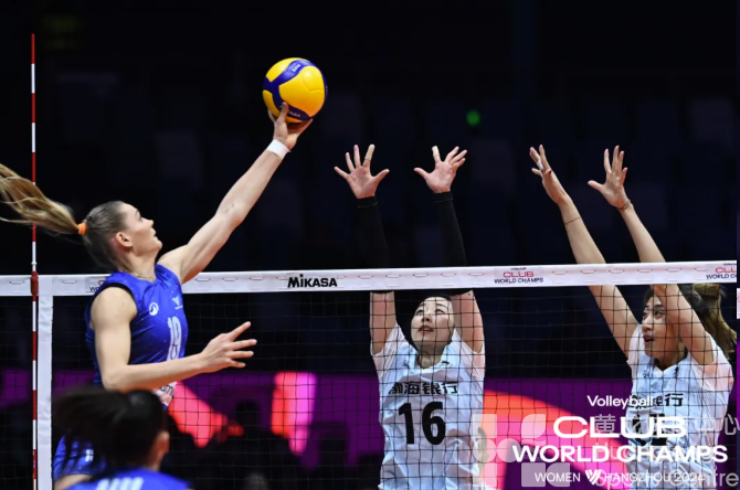 “俱”焦女排 | 天津女排3:0胜！！现场的这些瞬间“暖”进了心里(图3)