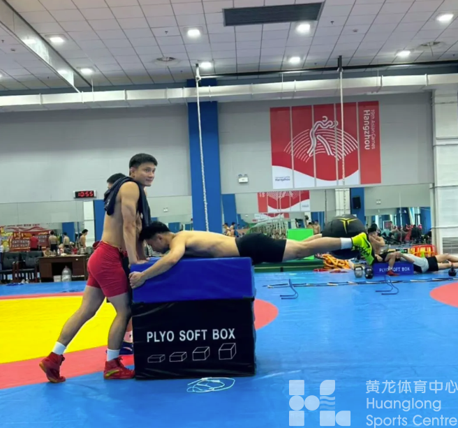 在摔打中成长，“不惑”之年的省摔跤队一条路向未来(图2)