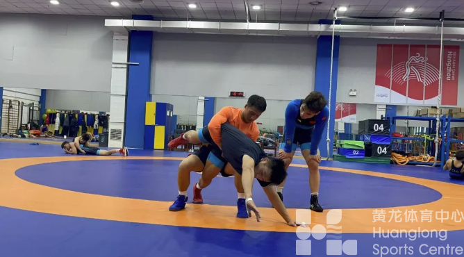 在摔打中成长，“不惑”之年的省摔跤队一条路向未来(图4)