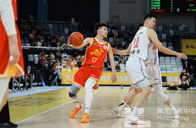 狮啸黄龙 | 魔鬼主场！17连胜！(图1)