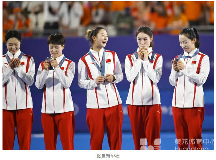 铿锵玫瑰并蒂开！中国女橄、女曲队获表彰(图2)