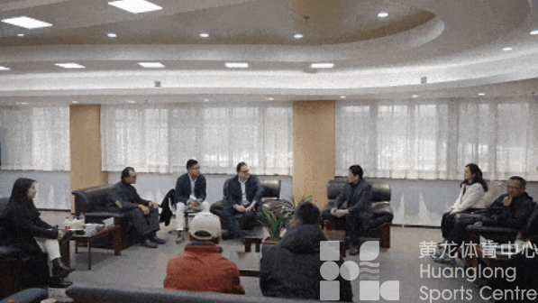 黄龙学员还有这种福利：西班牙马德里网球协会主席指导打球！(图3)