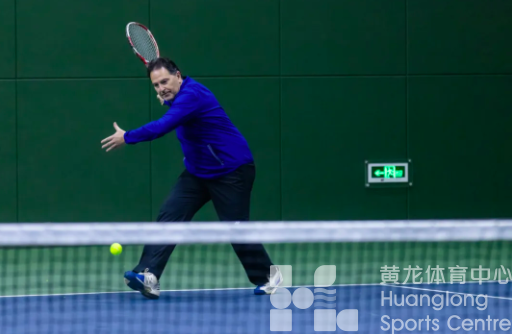 黄龙学员还有这种福利：西班牙马德里网球协会主席指导打球！(图5)