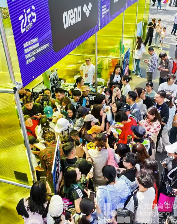 最in是黄龙丨来黄龙不游泳,T台走秀的徐嘉余、费立纬有多帅!!!(图6) 最in是黄龙丨来黄龙不游泳,T台走秀的徐嘉余、费立纬有多帅!!!(图6)