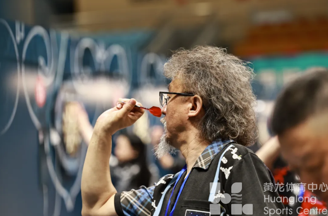 硬式飞镖精英舟山对决，裁判挺“智能”(图2)