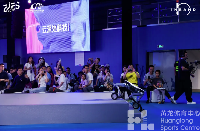 奥运冠军喊你来黄龙体育中心赶“潮”：12小时不间断发布，体育+时尚的双向奔赴(图3)