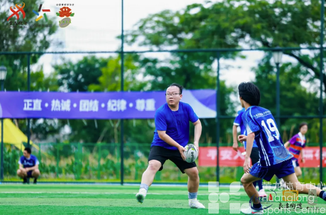 橄榄球也有温和一面，“1月萌新”也敢上全国赛场(图3)