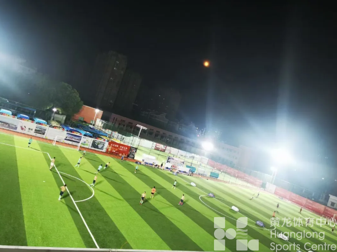 在金华汽车南站“发车棚”内挥拍，19.9元就能畅打一下午(图2)