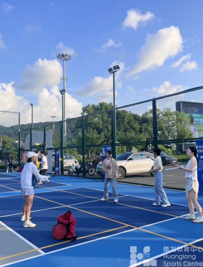 体坛报——黄龙公开课上新!“三球混血”首次出现,就被抢光(图1) 体坛报——黄龙公开课上新!“三球混血”首次出现,就被抢光(图1)