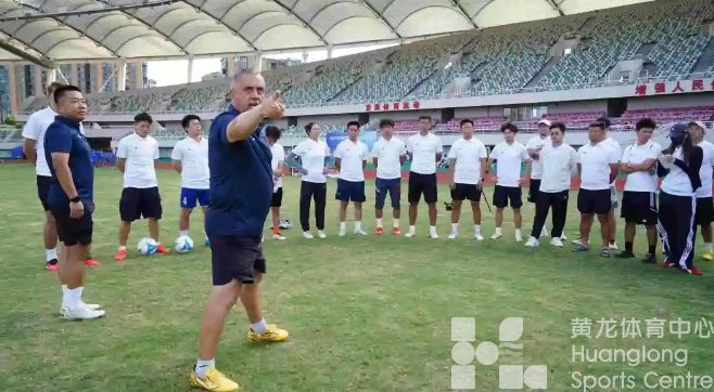 省体育局“送体育下乡”走进乐清,有人推迟度假也要来培训(图1) 省体育局“送体育下乡”走进乐清,有人推迟度假也要来培训(图1)
