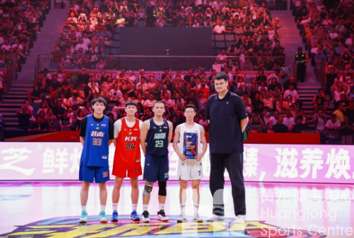 “浙BA”城市争霸赛揭幕,杭州队主场开门红!姚明、吴前现场助力(图7) “浙BA”城市争霸赛揭幕,杭州队主场开门红!姚明、吴前现场助力(图7)