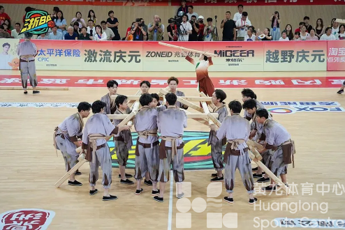 一条“灯河”、万人呐喊,庆元用热爱托举起“菇勇者” | 中央主流媒体主题采风(图2) 一条“灯河”、万人呐喊,庆元用热爱托举起“菇勇者” | 中央主流媒体主题采风(图2)