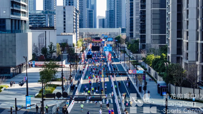 浙江发布——杭马限定徽章、演唱会门票等好礼免费送！2025杭州马拉松火热报名中(图2)