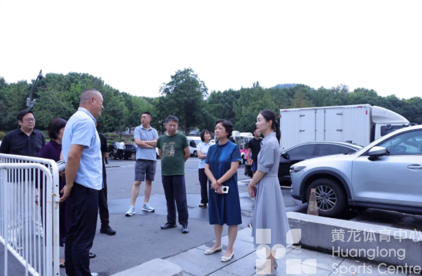 筑牢安全防线护航平安双节——黄龙体育中心开展国庆、中秋节前安全大检查(图2)