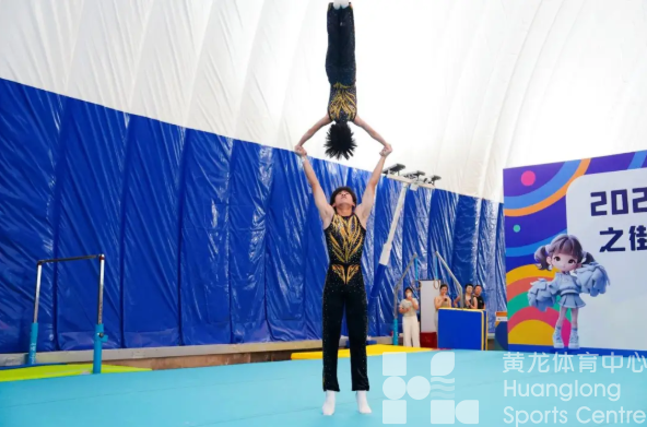 黄龙公益 | 单臂托举、连续空翻！黄龙这场比赛可真精彩(图2)