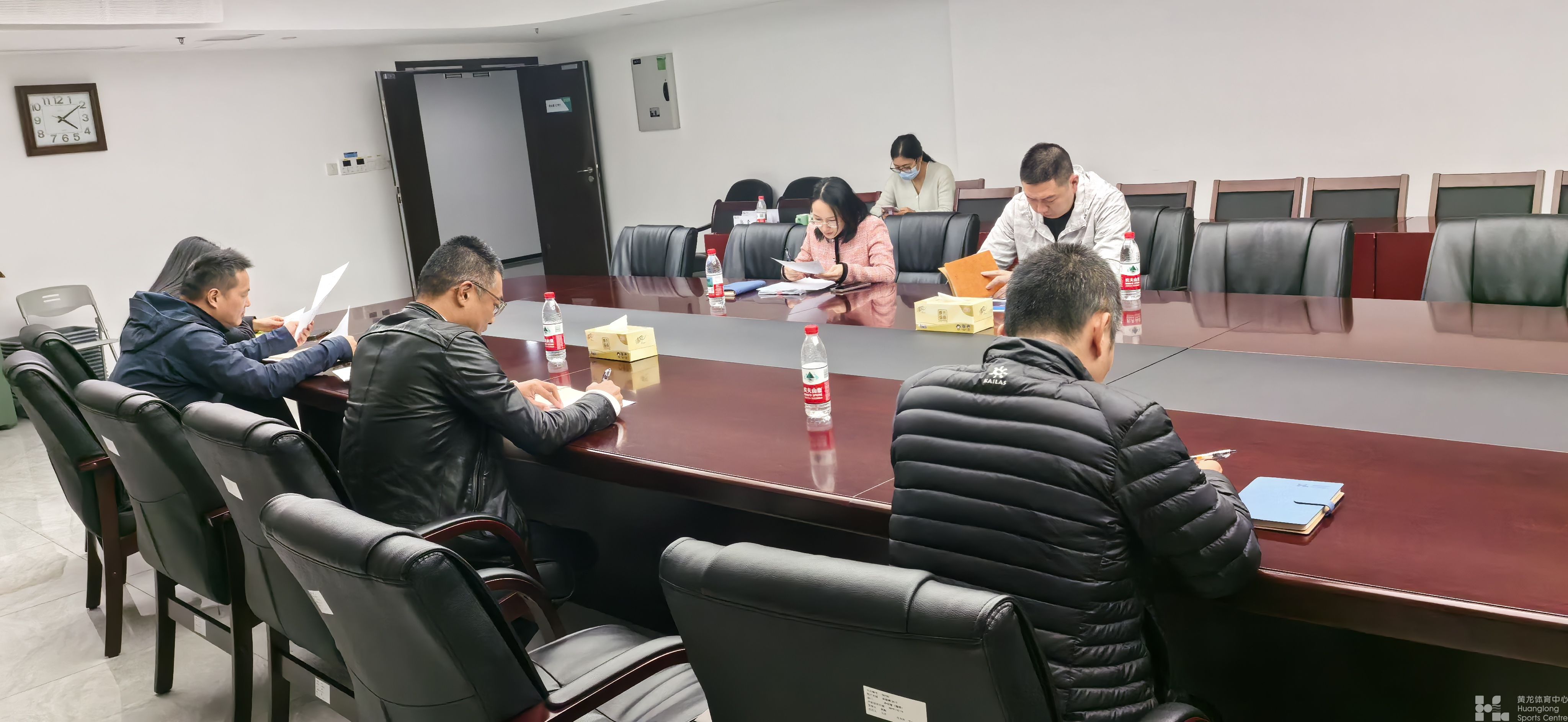 财务管理部召开预算会  统筹谋划新阶段资源配置 (图1)