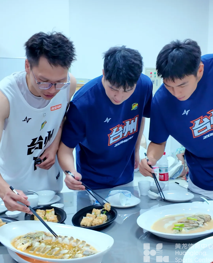 从黄鱼到卤味,浙BA赛场变身土特产新货架(图2) 从黄鱼到卤味,浙BA赛场变身土特产新货架(图2)