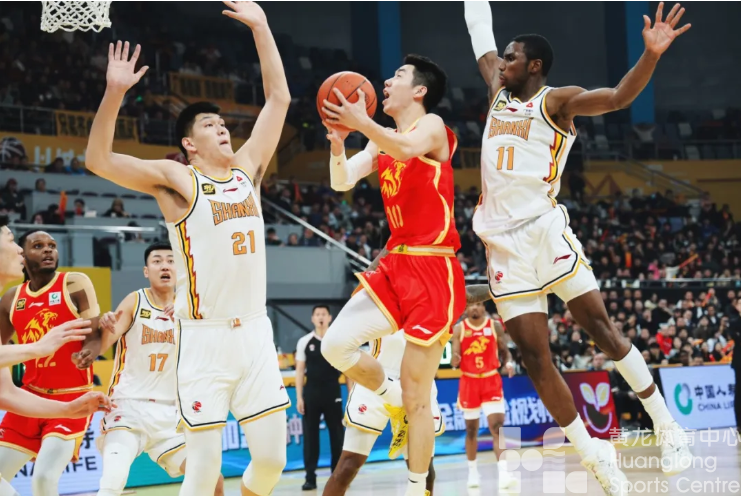 明晚，黄龙也加入“戴戒体育馆俱乐部了”！(图1)