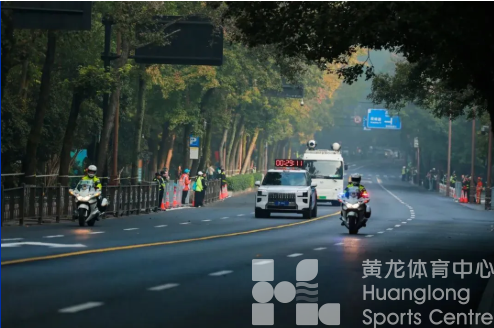 以“文明赛事”践行“浙江有礼”,2025杭州马拉松文明办赛经验获中央文明办推介(图2) 以“文明赛事”践行“浙江有礼”,2025杭州马拉松文明办赛经验获中央文明办推介(图2)