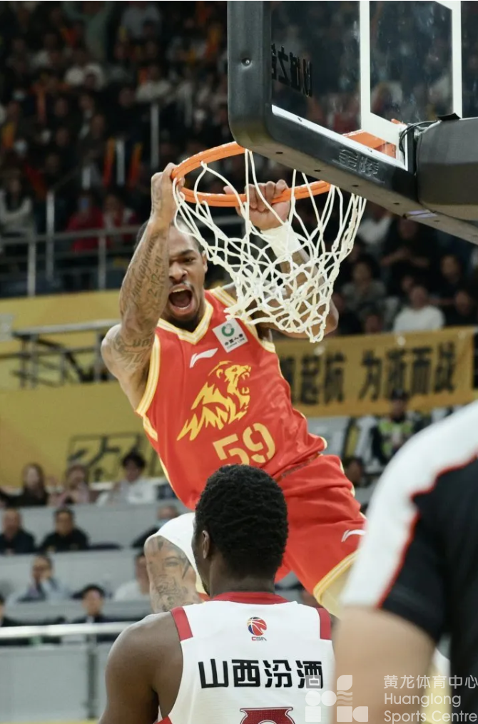 都市快报——1个橙柿积分，亲子看台享7折福利！三场连开，“魔鬼主场”黄龙为卫冕冠军现场助威(图3)