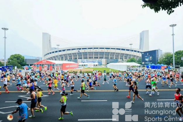 奖金加码|竞逐西湖,破纪录直奖5万,2026西湖半马重磅升级奖励体系!(图1) 奖金加码|竞逐西湖,破纪录直奖5万,2026西湖半马重磅升级奖励体系!(图1)