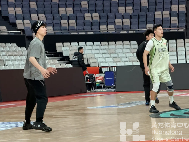 体坛报——浙BA总决赛 | 杭州队、丽水队在黄龙体育中心“踩场”，教练球员展望G3；附两队取胜关键分析(图4)