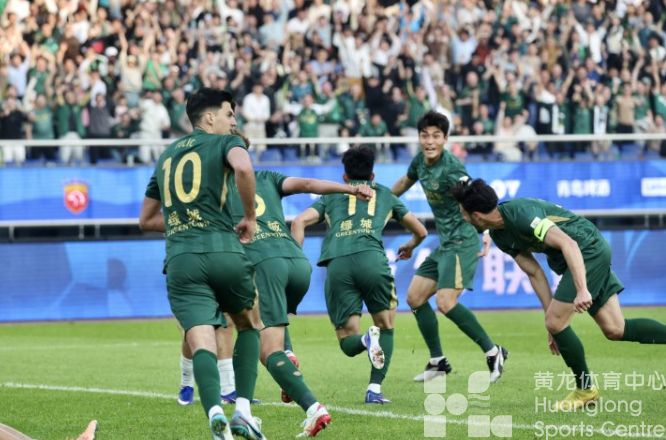 中国蓝新闻——王钰栋破门！浙江绿城队主场1比1战平上海申花(图1)