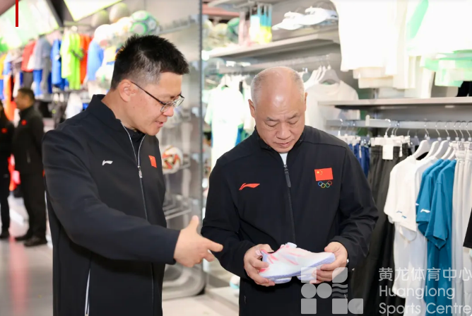 李宁亲临，全国首店开业！黄龙体育商圈品牌力+1(图2)