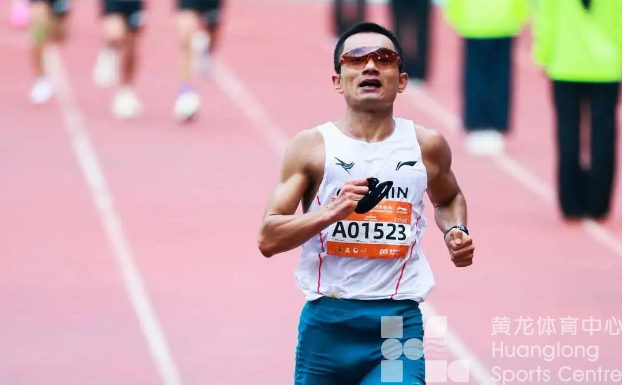 时尚体育周招募 | 穿上有故事的战袍，再来黄龙走一回！李宁杭马参赛服跑者，我们在找你(图2)