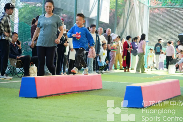燃动童年赛场！近200名萌娃齐聚，“黄龙杯”少儿体适能挑战赛圆满收官(图4)